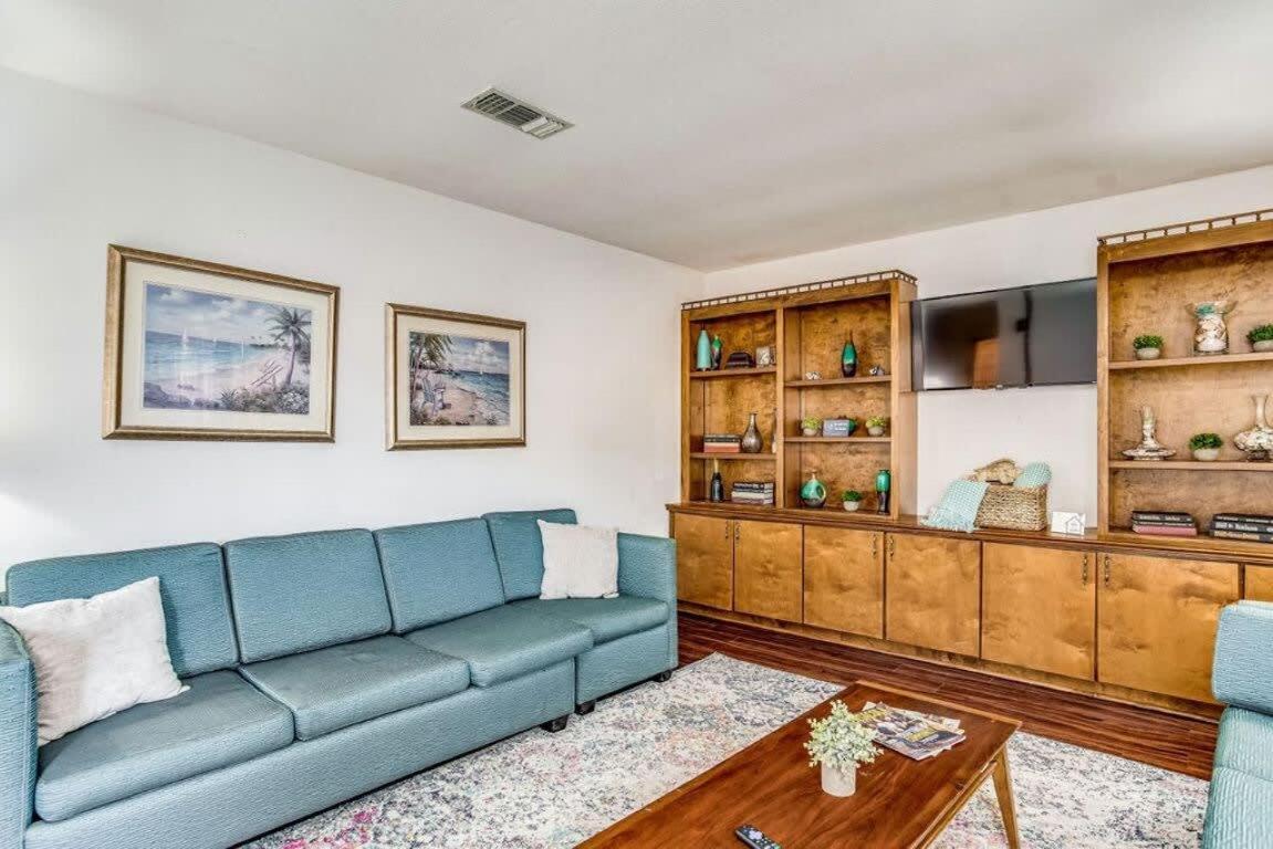 Brilliant In Bellview-back Unit-- Mins To Nas Pensacola, Beach, Shopping * Pensacola