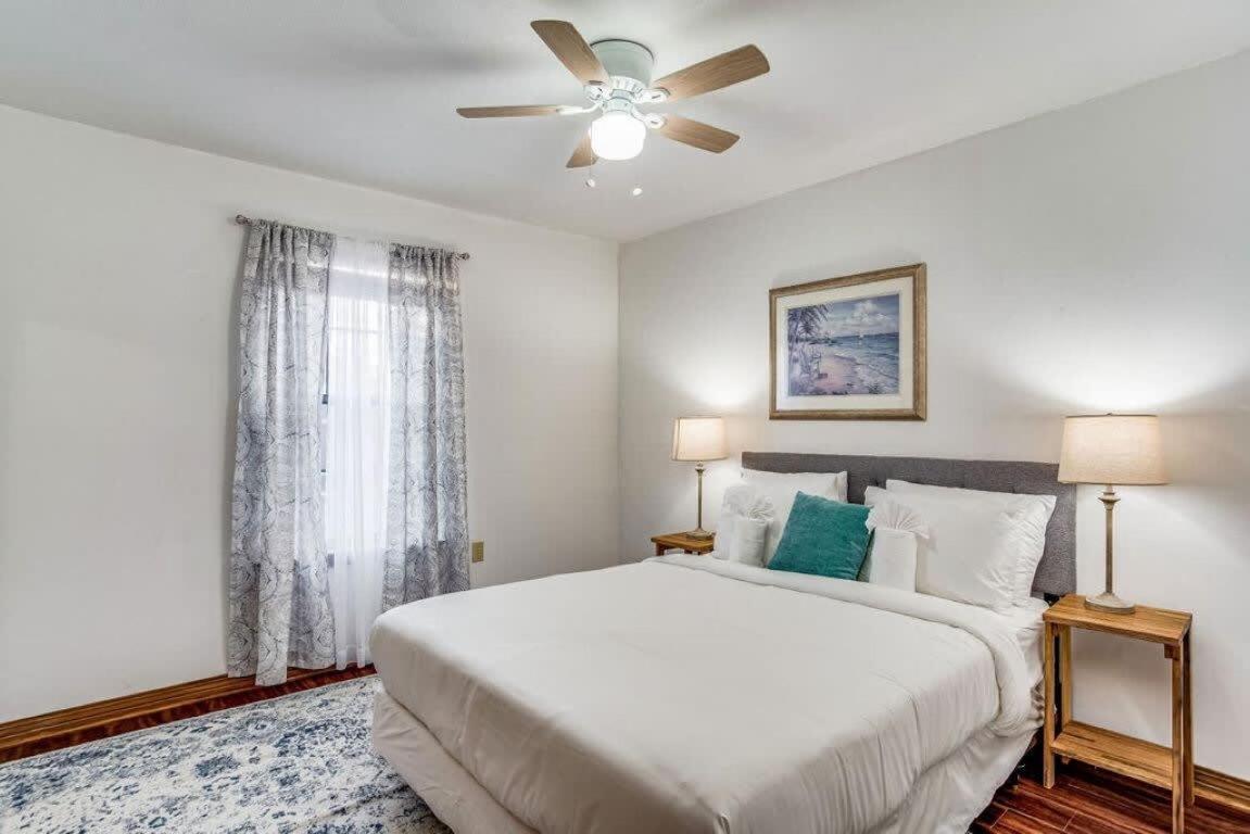 Holiday home Brilliant In Bellview-back Unit-- Mins To Nas Pensacola, Beach, Shopping