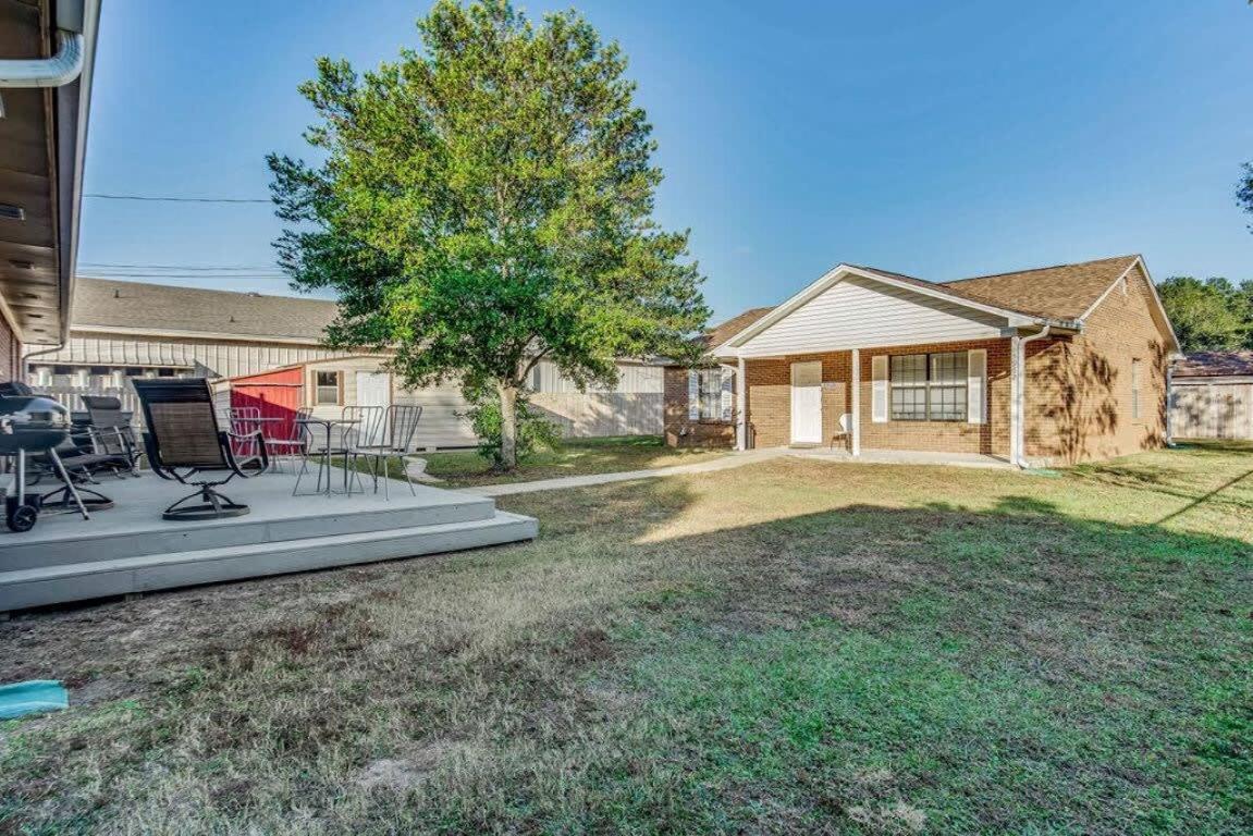Brilliant In Bellview-back Unit-- Mins To Nas Pensacola, Beach, Shopping * Pensacola