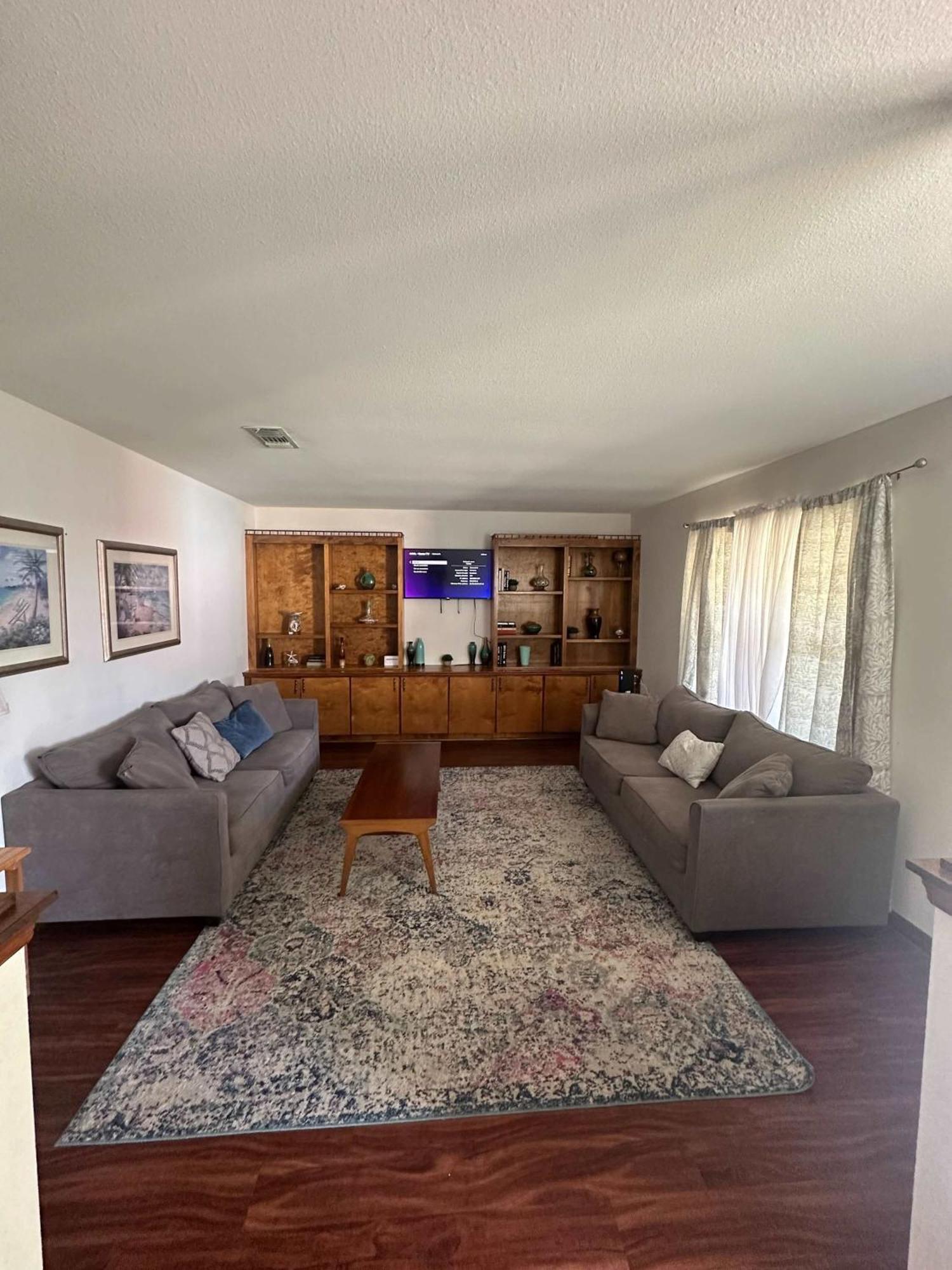 Brilliant In Bellview-back Unit-- Mins To Nas Pensacola, Beach, Shopping
