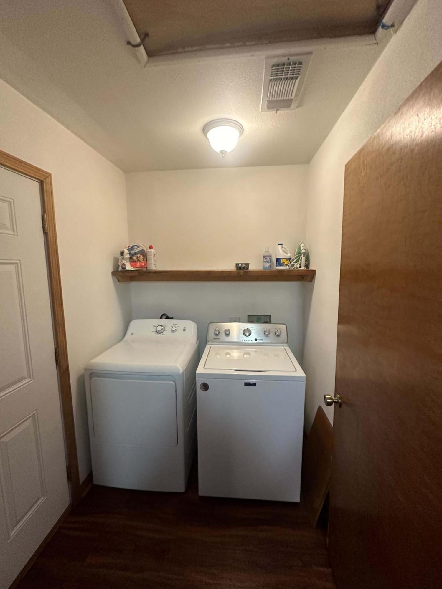 Holiday home Brilliant In Bellview-back Unit-- Mins To Nas Pensacola, Beach, Shopping