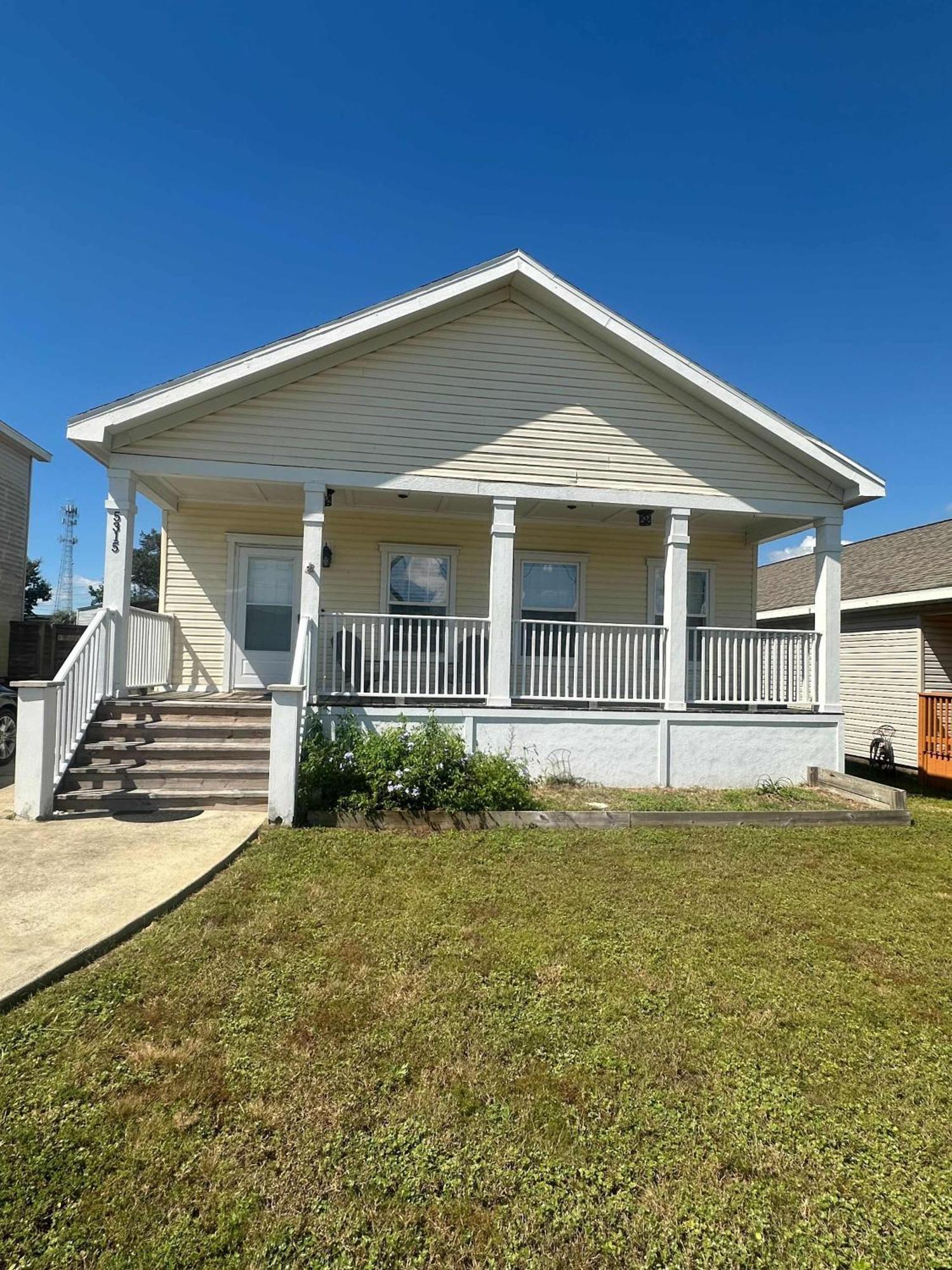 Brilliant In Bellview-back Unit-- Mins To Nas Pensacola, Beach, Shopping *