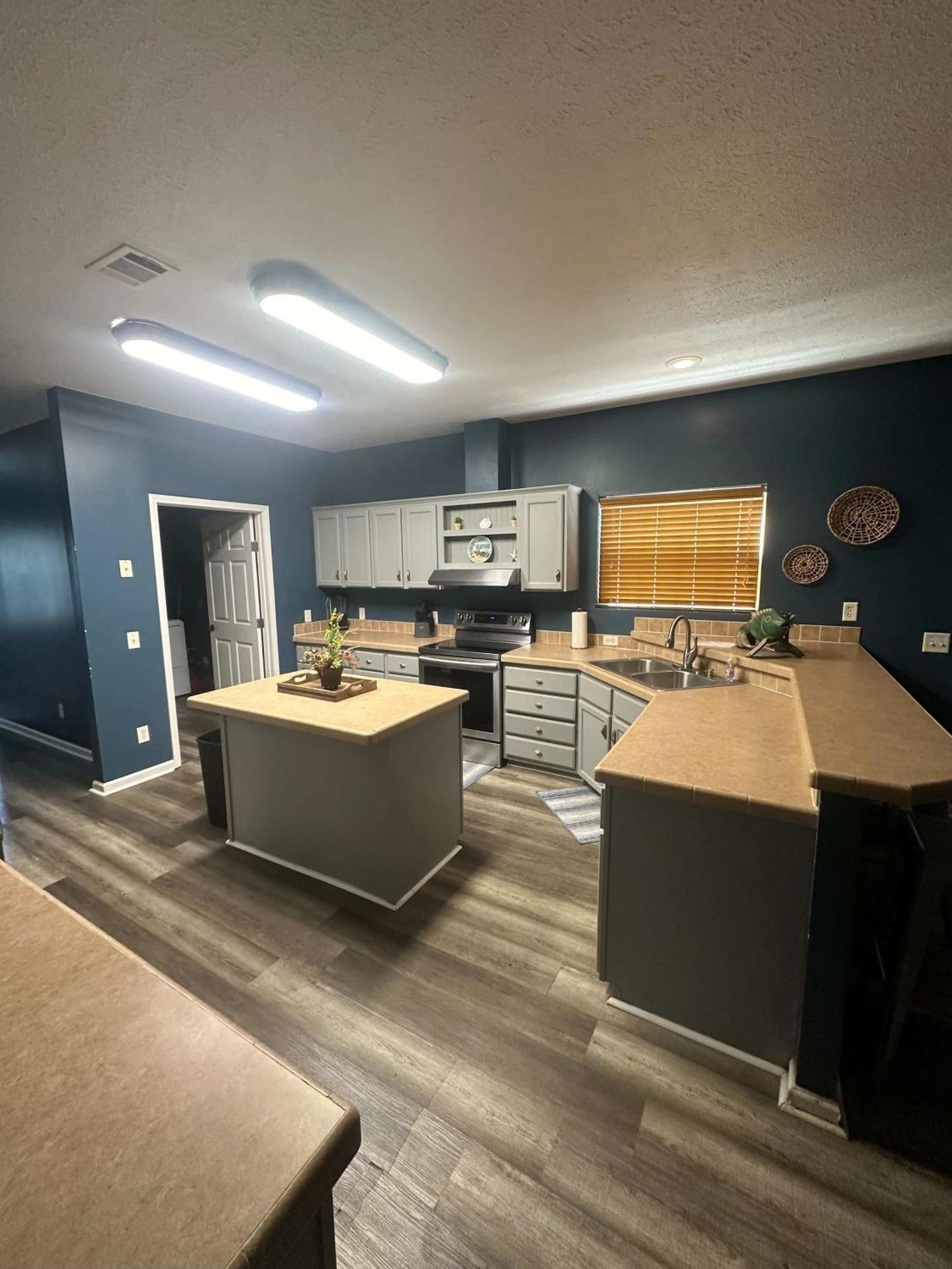 Brilliant In Bellview-back Unit-- Mins To Nas Pensacola, Beach, Shopping * Pensacola